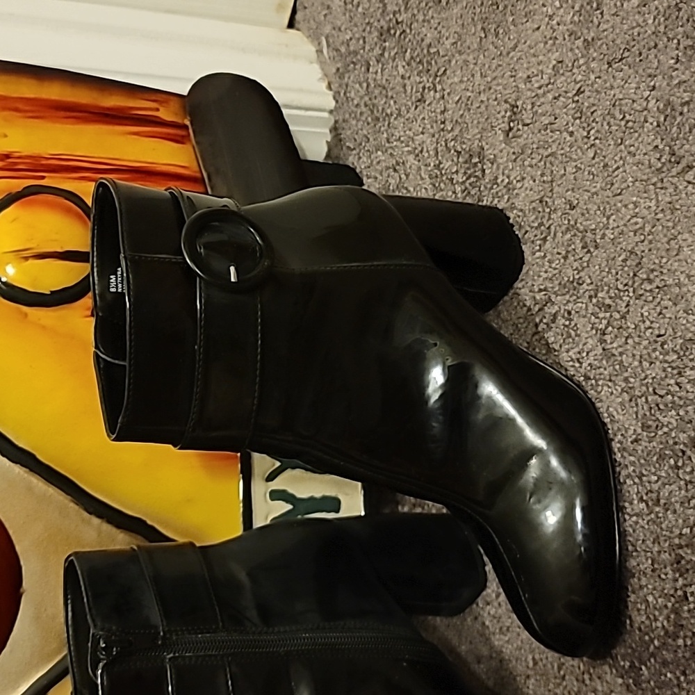 Boots - Picture 4 of 4
